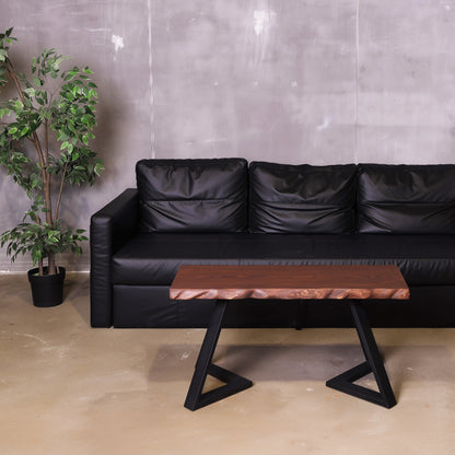 Eglės medžio svetainės staliukas, eglė